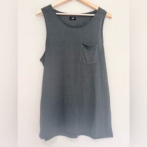 H&M Gray Sleeveless Muscle Tee Size Medium
